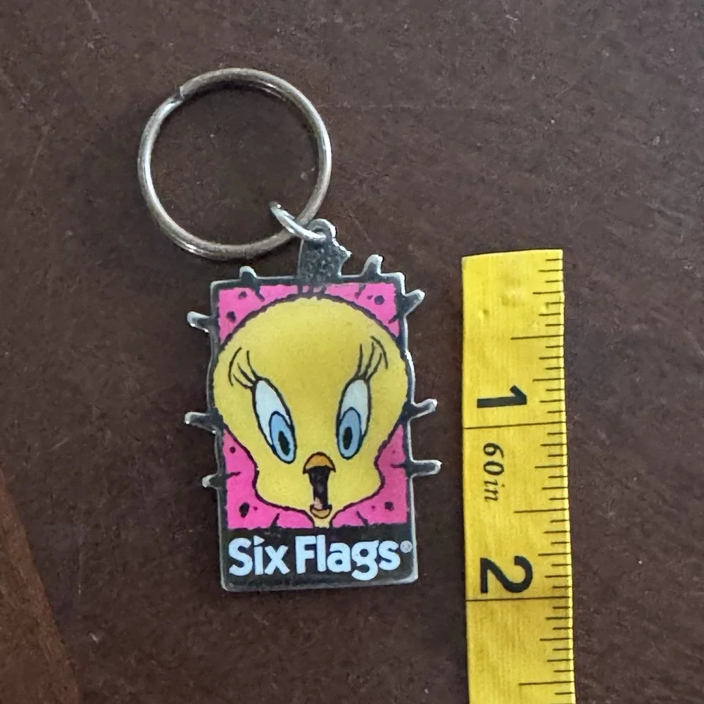 Vintage 1998 Warner Bros Inc Looney Tunes Tweety Bird Key‎ Chain Six Flags